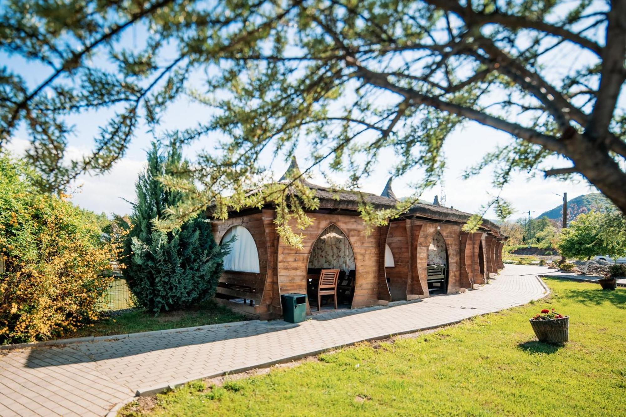 Montana Garden Hotel Răşinari Kültér fotó