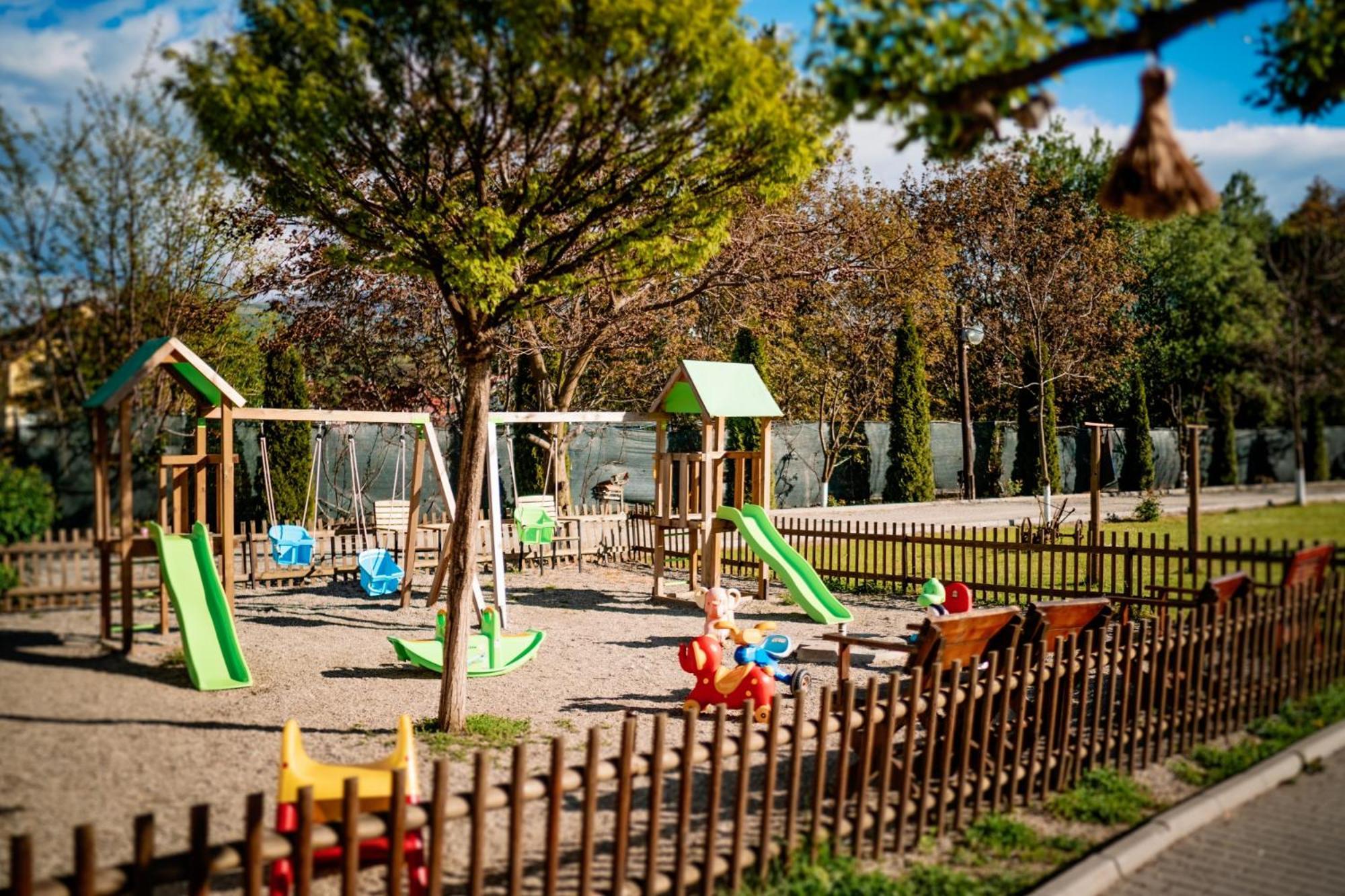Montana Garden Hotel Răşinari Kültér fotó